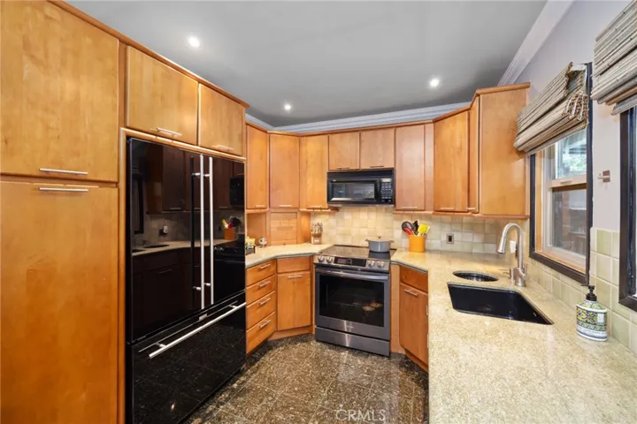 228 Oaks Avenue, Monrovia, California 91016