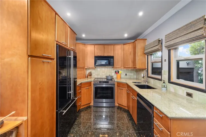 228 Oaks Avenue, Monrovia, California 91016