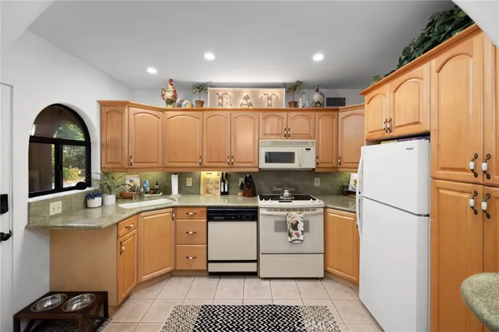 228 Oaks Avenue, Monrovia, California 91016