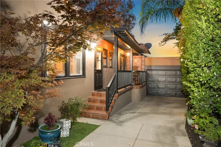 228 Oaks Avenue, Monrovia, California 91016