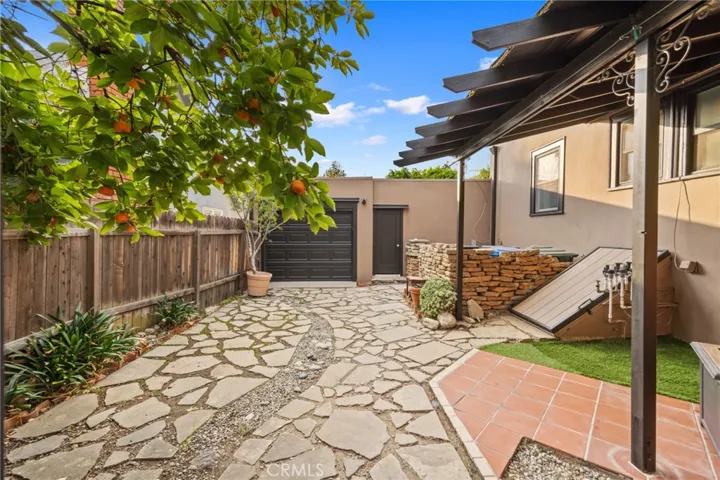228 Oaks Avenue, Monrovia, California 91016