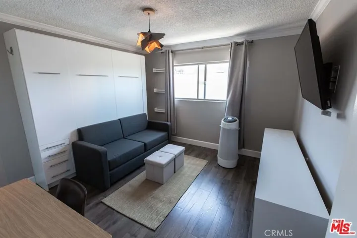 6850 Morella Avenue Unit 8, North Hollywood, California 91605