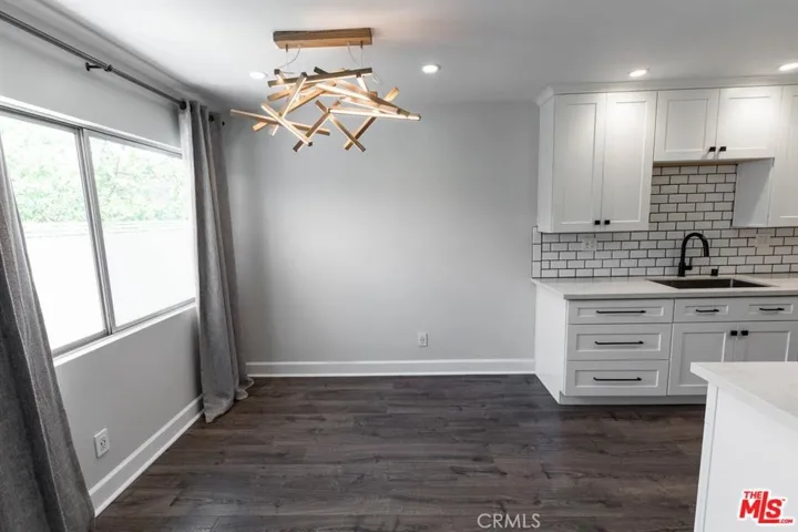 6850 Morella Avenue Unit 8, North Hollywood, California 91605