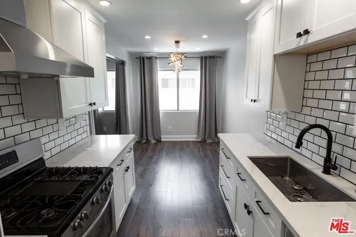 6850 Morella Avenue Unit 8, North Hollywood, California 91605