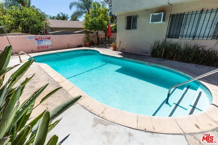 6850 Morella Avenue Unit 8, North Hollywood, California 91605