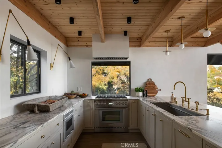 27452 Alpen Drive, Lake Arrowhead, California 92352