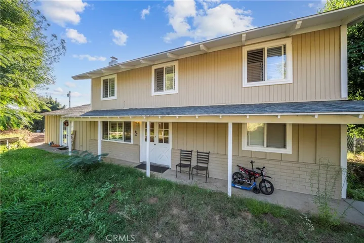 2220 Dippon Lane, Escondido, California 92027