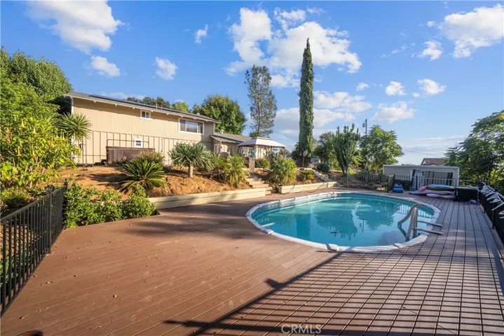 2220 Dippon Lane, Escondido, California 92027