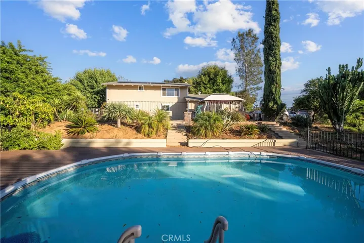 2220 Dippon Lane, Escondido, California 92027