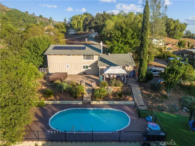 2220 Dippon Lane, Escondido, California 92027