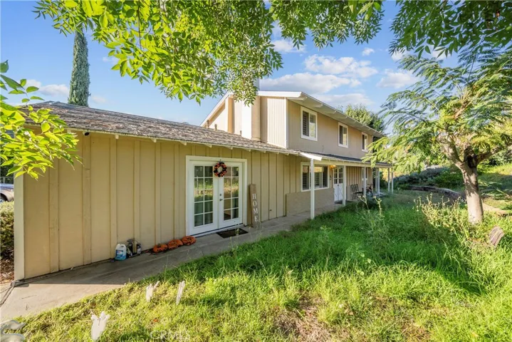 2220 Dippon Lane, Escondido, California 92027