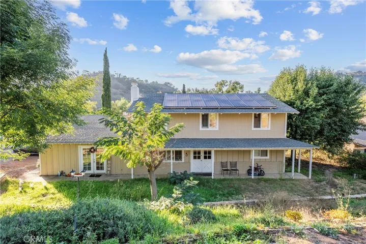 Front yard/House