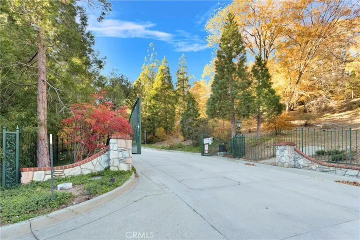 27476 White Fir Drive, Lake Arrowhead, California 92352