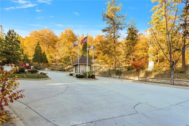 27476 White Fir Drive, Lake Arrowhead, California 92352