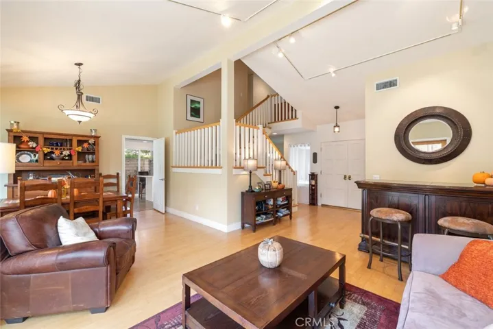 19585 Shadow Glen Circle, Northridge, California 91326
