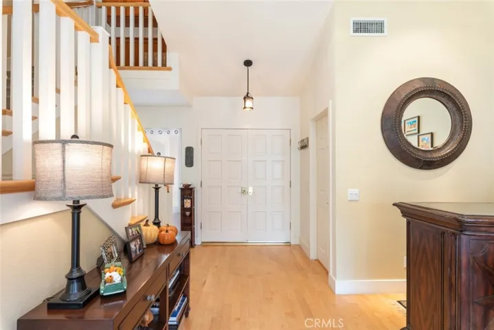 19585 Shadow Glen Circle, Northridge, California 91326