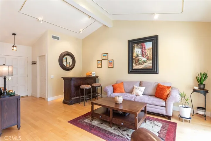 19585 Shadow Glen Circle, Northridge, California 91326