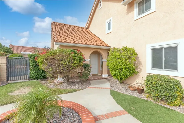 19585 Shadow Glen Circle, Northridge, California 91326