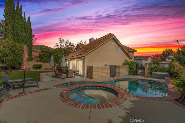 19585 Shadow Glen Circle, Northridge, California 91326
