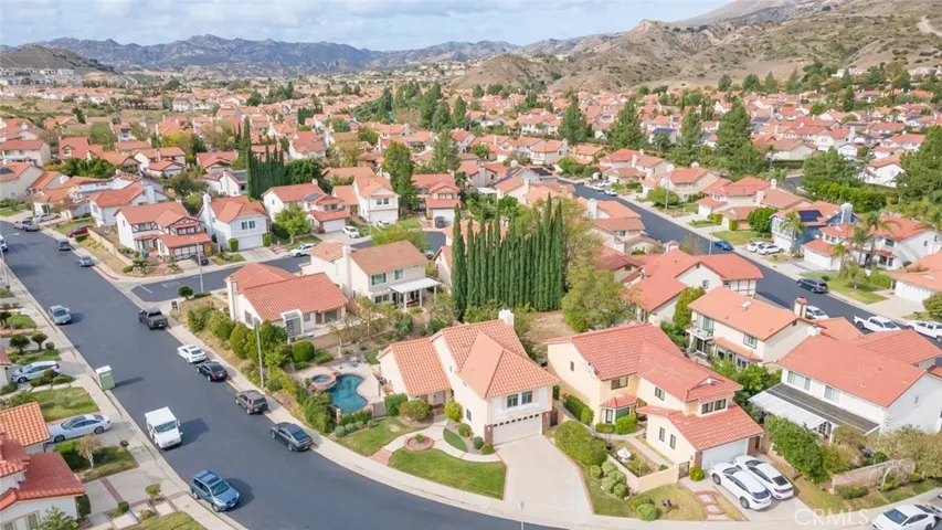 19585 Shadow Glen Circle, Northridge, California 91326