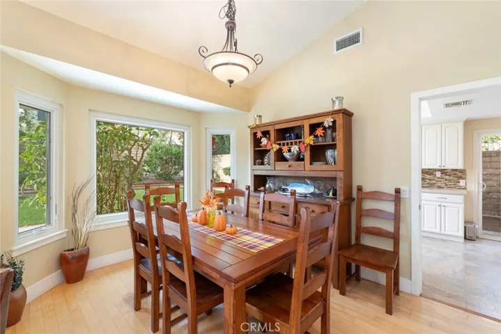 19585 Shadow Glen Circle, Northridge, California 91326