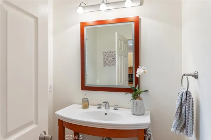 19585 Shadow Glen Circle, Northridge, California 91326