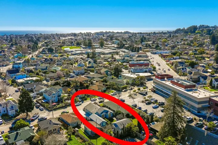 208 Laurent Street, Santa Cruz, California 95060
