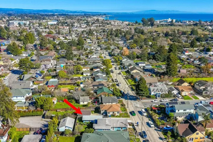 208 Laurent Street, Santa Cruz, California 95060