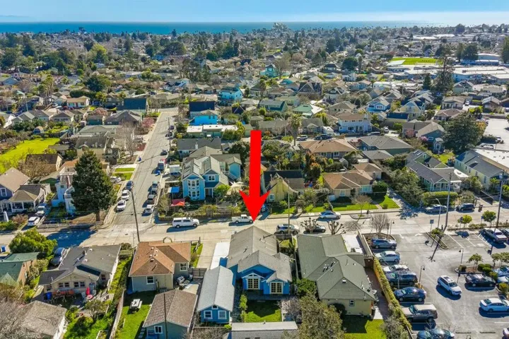 208 Laurent Street, Santa Cruz, California 95060