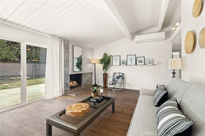 High ceiling, lots of windows that bring in natural light.
