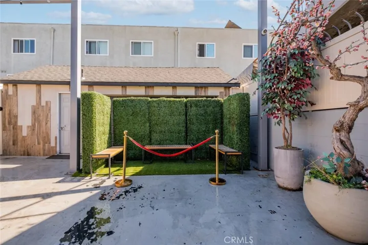 6024 Hazeltine Avenue, Van Nuys, California 91401