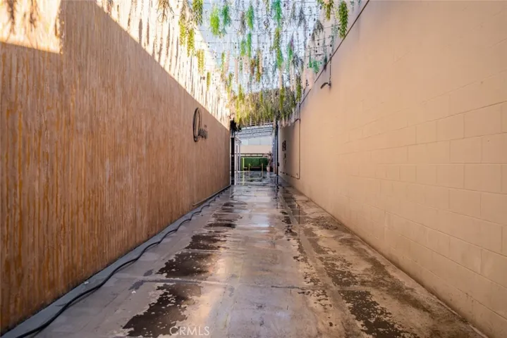 6024 Hazeltine Avenue, Van Nuys, California 91401