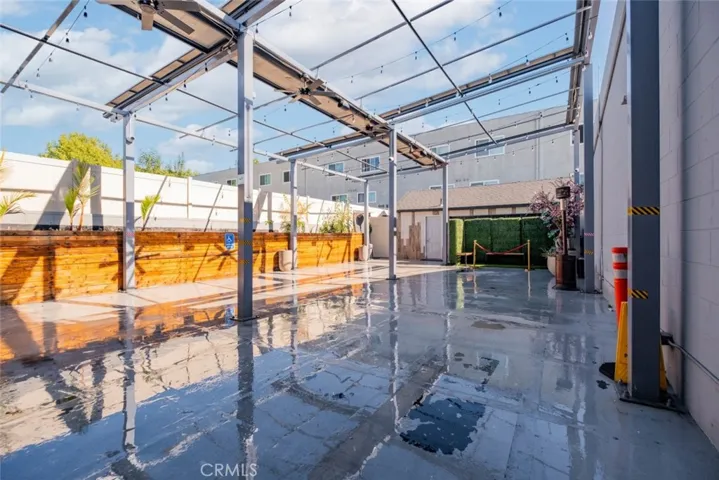 6024 Hazeltine Avenue, Van Nuys, California 91401