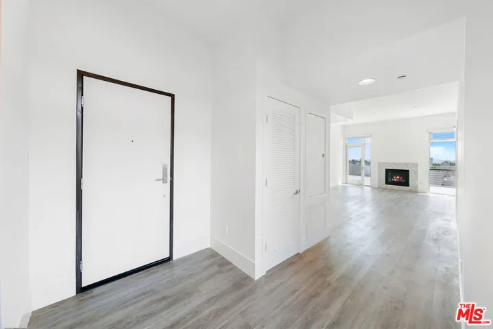 1232 N Kings Road Ph1, West Hollywood, California 90069