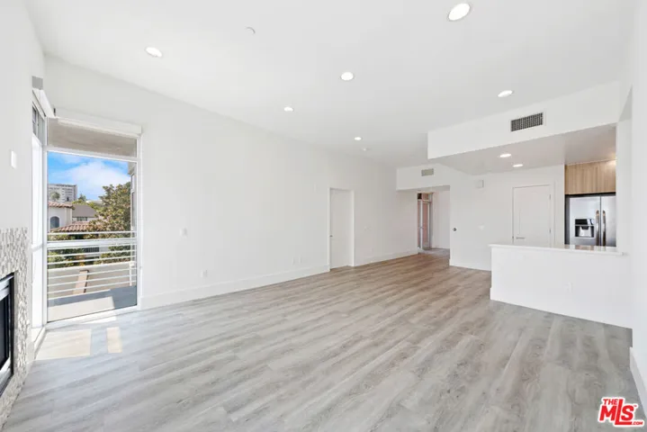 1232 N Kings Road Ph1, West Hollywood, California 90069