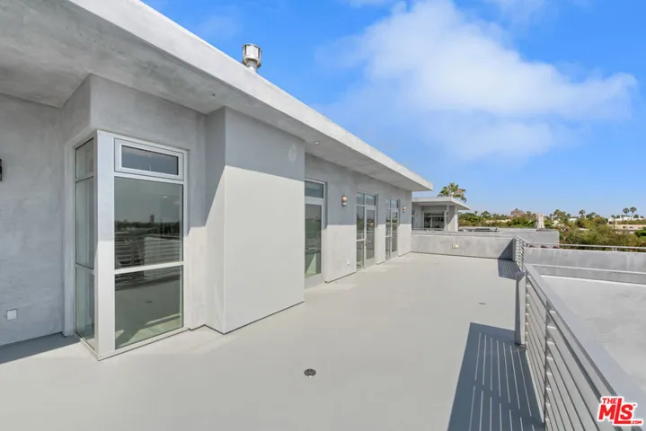 1232 N Kings Road Ph1, West Hollywood, California 90069