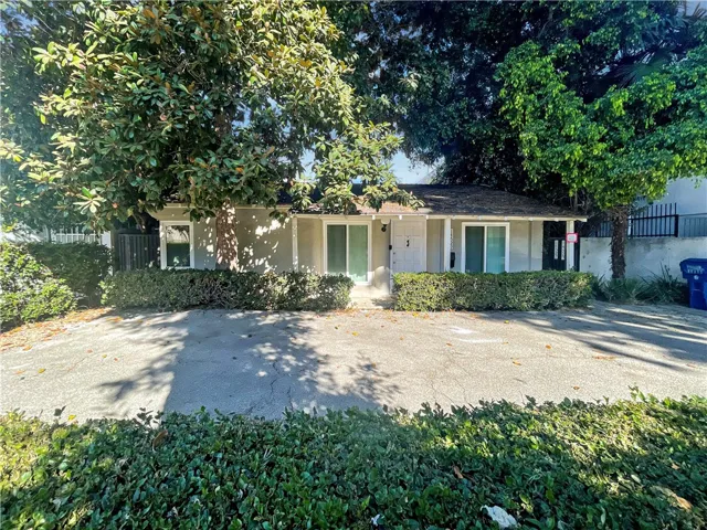 14525 Dickens Street, Sherman Oaks, California 91403