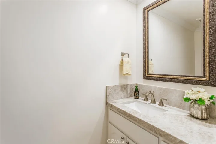 19 Rue Cannes, Newport Beach, California 92660