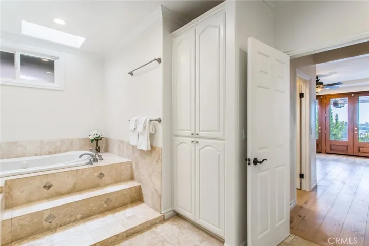 19 Rue Cannes, Newport Beach, California 92660