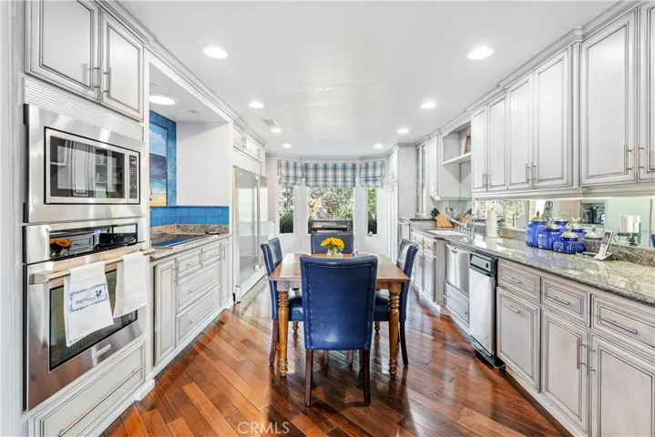 1695 La Mancha, Pomona, California 91768