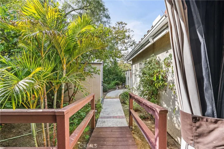 1695 La Mancha, Pomona, California 91768