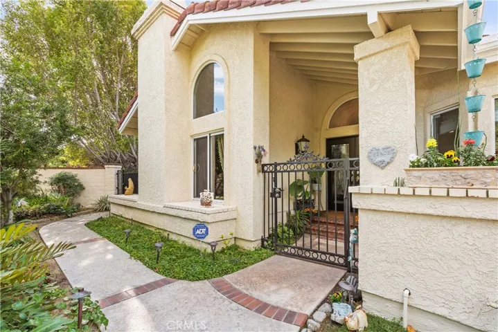 1695 La Mancha, Pomona, California 91768