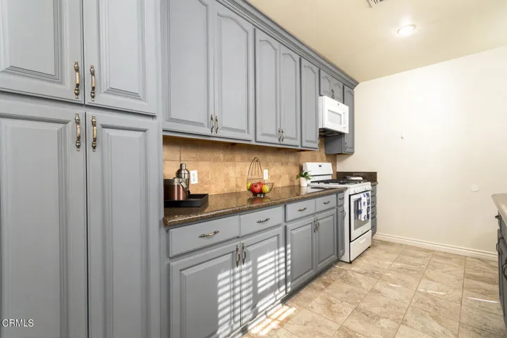 Gas range & microwave