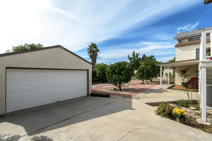 Detached 2 car garage