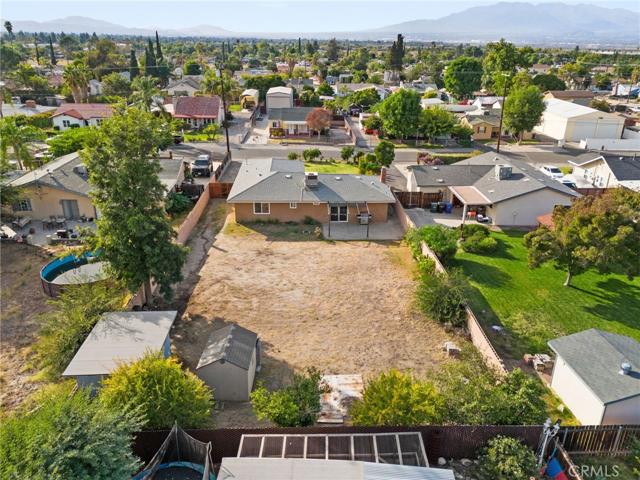 1386 Tourmaline Avenue, Mentone, California 92359