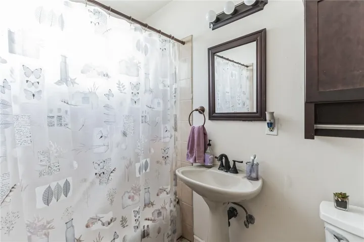 20408 Hawaiian Avenue, Lakewood, California 90715