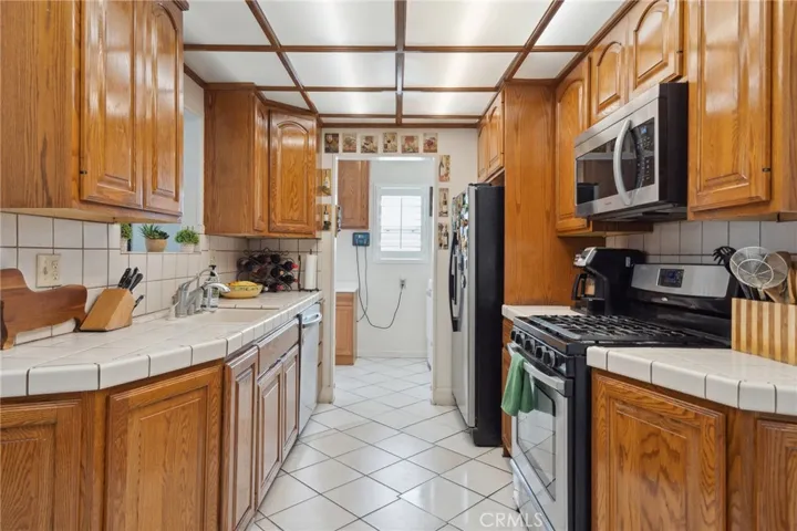 20408 Hawaiian Avenue, Lakewood, California 90715