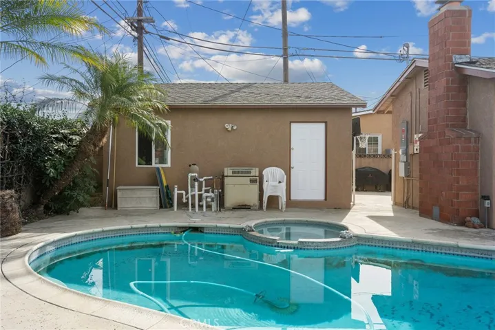 20408 Hawaiian Avenue, Lakewood, California 90715