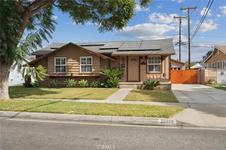 20408 Hawaiian Avenue, Lakewood, California 90715
