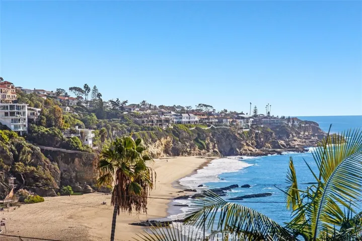 Coastline view form the patio - Thousand Steps Beach